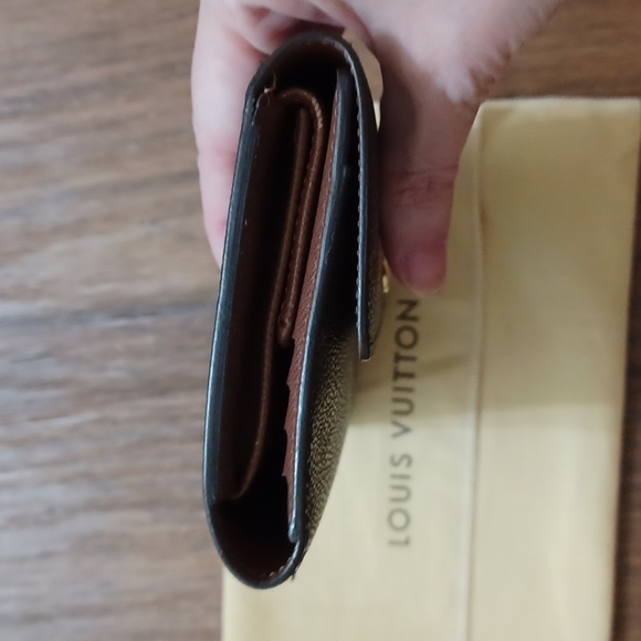 Authentic Louis Vuitton tri fold wallet - Picture 5 of 7